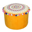 Pouff in velluto giallo arancione con pompon
