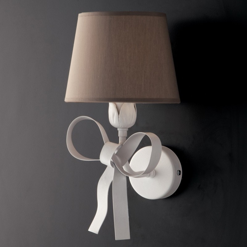 Applique in ferro Bianco shabby una luce paralume Tortora 19x h31 cm