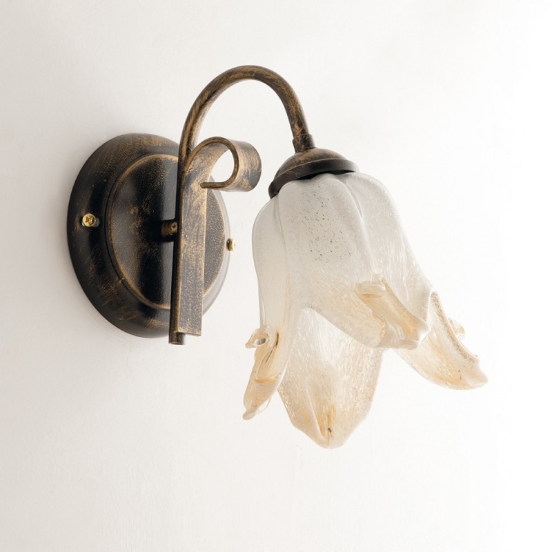 Applique in ferro Marrone Oro una luce paralume in vetro Bianco Ambra 26x h20 cm