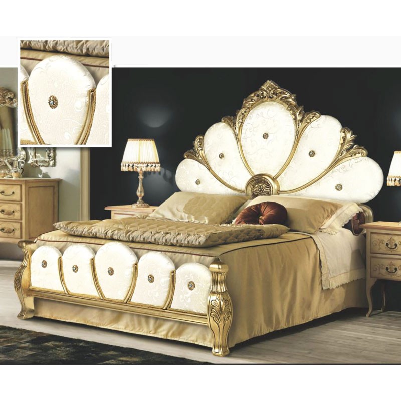 Letto  matrimoniale con  testiera e pediera  intagliato e decorato a foglia oro 180x200xh.170 cm