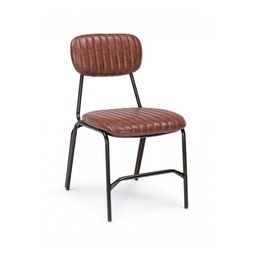 [SA-B0746102] Sedia vintage in ecopelle arancio scuro con borchie metalliche